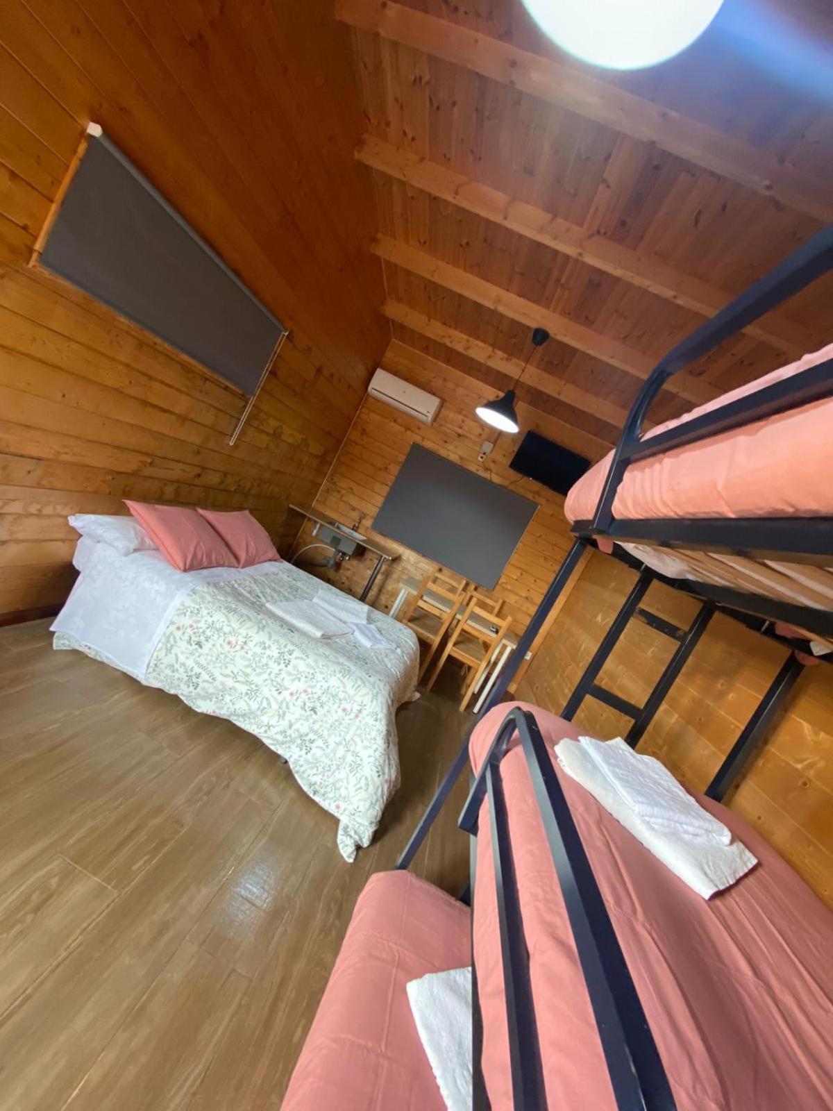 Granja Escuela Con Bungalows Сан-Мартін-де-ла-Вега Екстер'єр фото